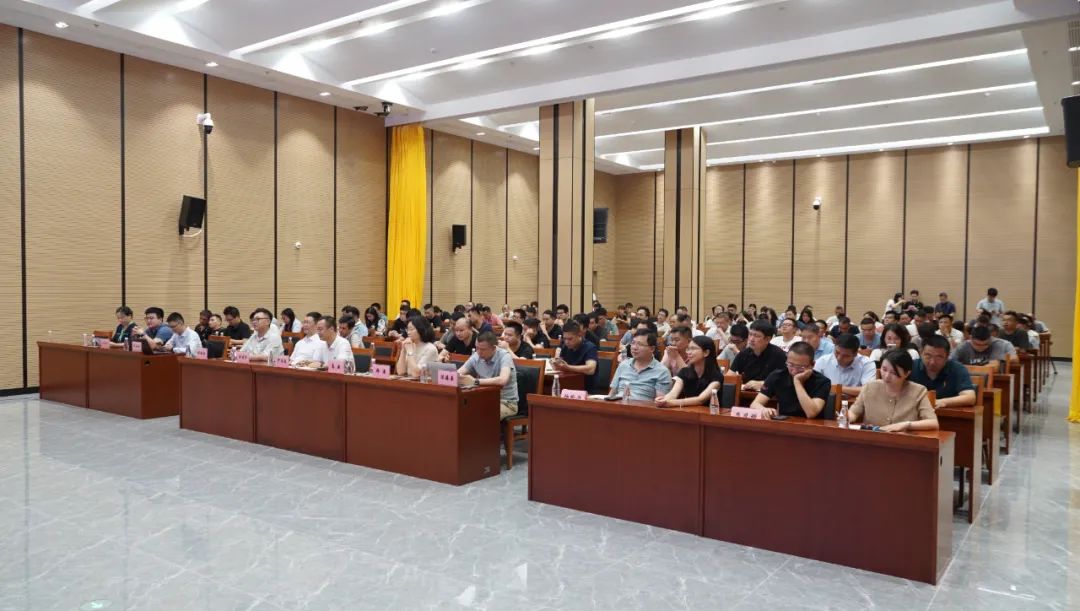 东莞市市场监管局举办电动自行车、电动自行车用锂离子蓄电池和充电器强制性产品认证宣贯会暨质量认证下乡活动宣贯会